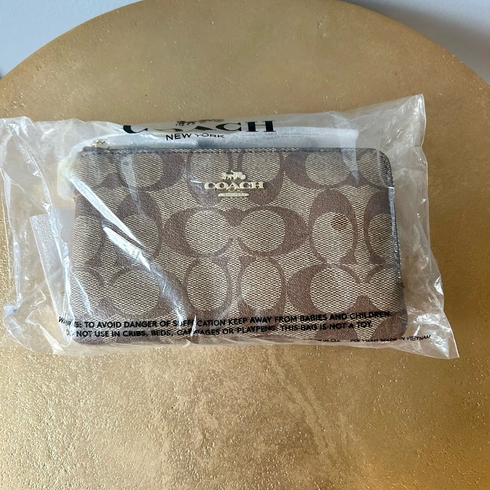Coach Wallet - Picture 2 of 5